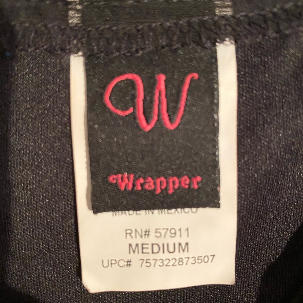 sleeveless top - Picture 3 of 3